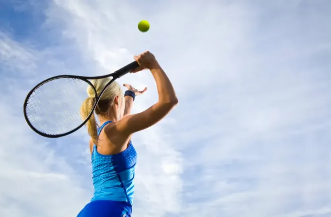 Keeping Shoulders Strong and Healthy for Summer Sports